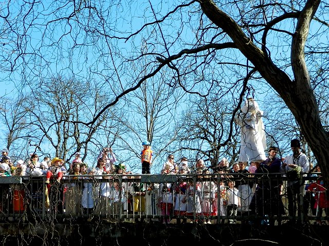 img00105.jpg